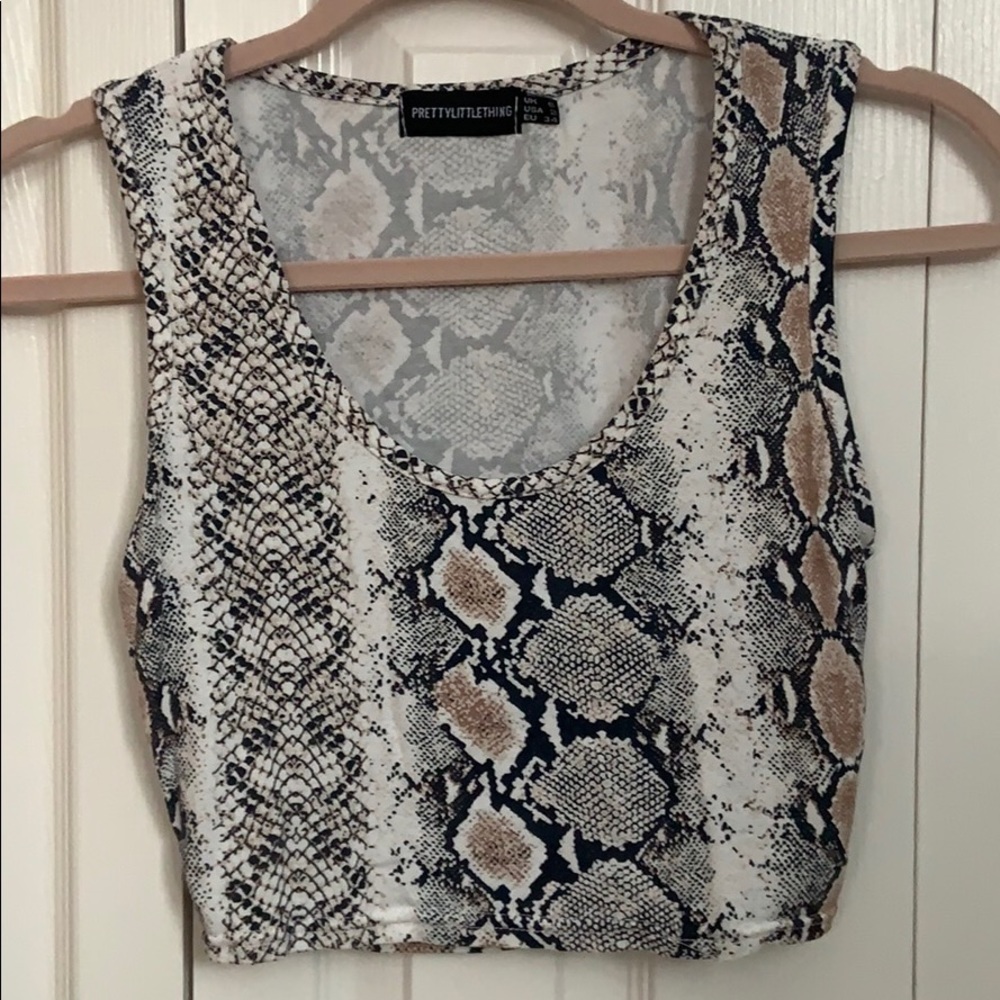 PRETTYLITTLETHING Cropped Tank